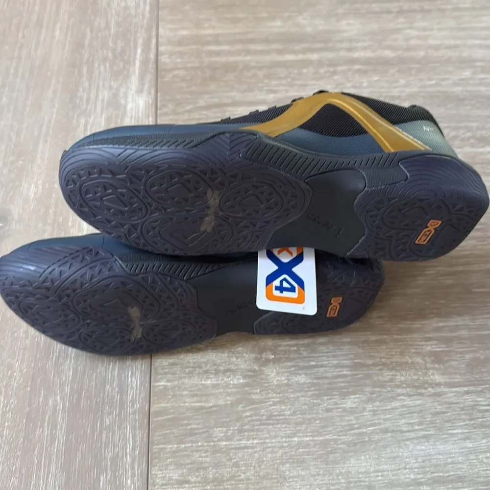 Kanso DragonFly Indoor Court Shoes Black/Gold size 7.5 NWT‎ in box